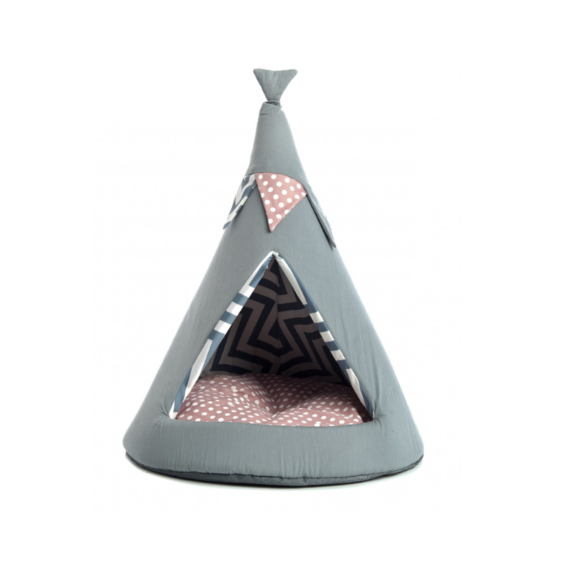 Cama en forma de tienda de campaña